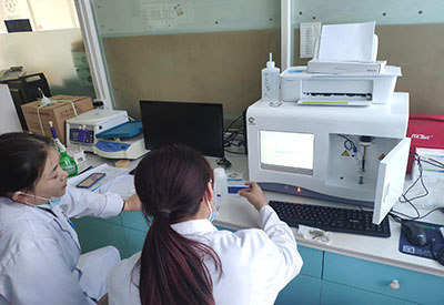 日照东港耐霞门诊部安装一台人体微量元素检测仪使用