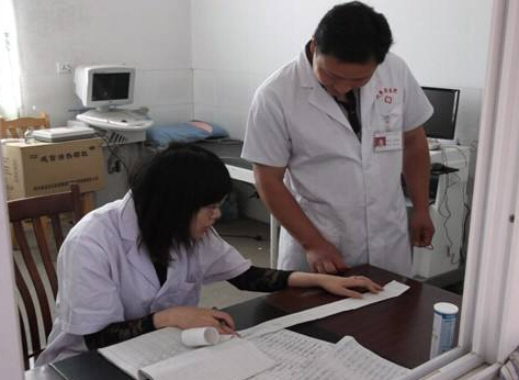 恭喜我公司微量元素检测仪走进黑龙江某医院用于元素分析仪检测，人员培训