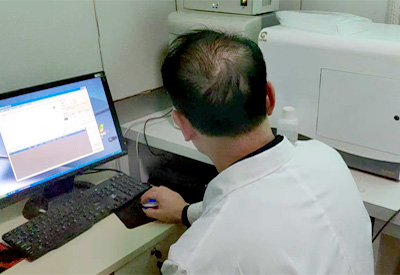 医院用的全自动微量元素检测仪被我们青川关庄卫生院采购极大提高当地群众医疗保健水平